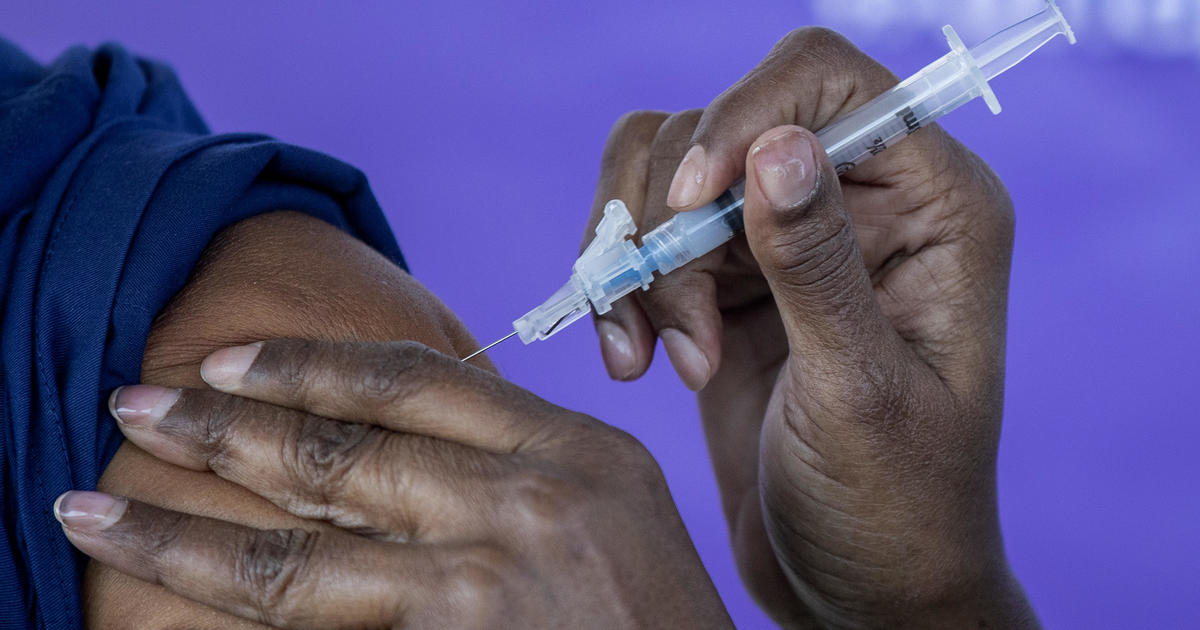 COVID-19 variants respond to existing vaccines, WHO
says 1