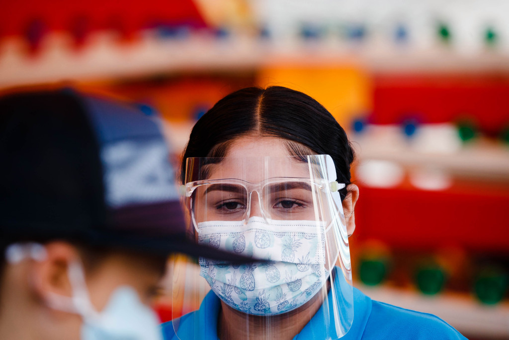 Mask or no mask at work? California regulators weigh
controversial COVID rules 1
