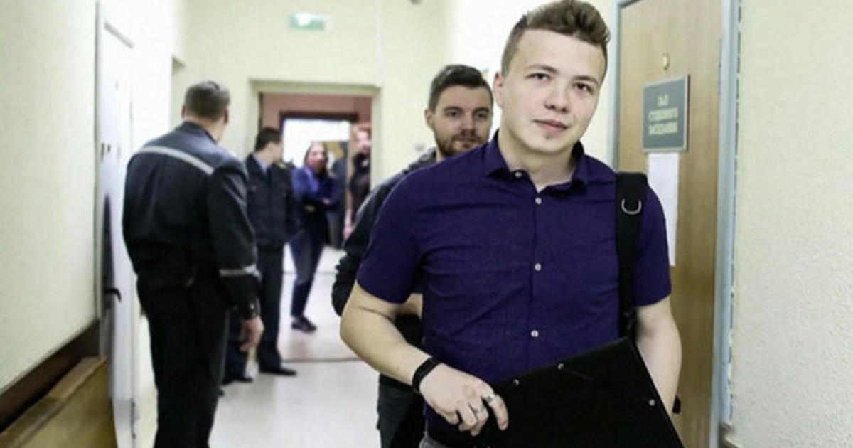 Eye Opener: Belarusian president orders civilian flight down
to arrest critic 1