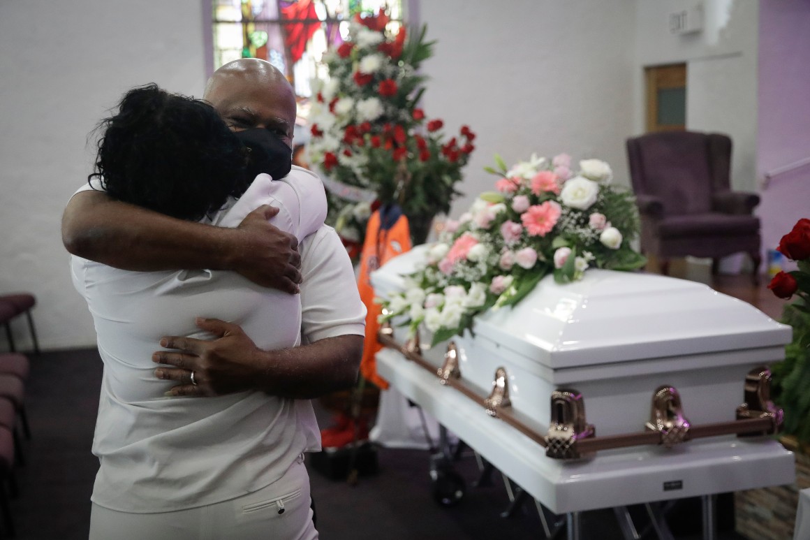FEMA program for Covid-19 victims stumbles over
death-certificate data problems 1