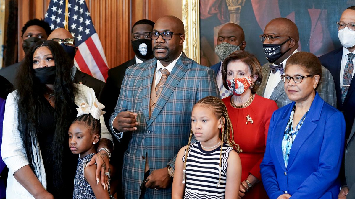 George Floyd’s family to meet with Biden, prod Congress to
pass police bill on anniversary of his death 1