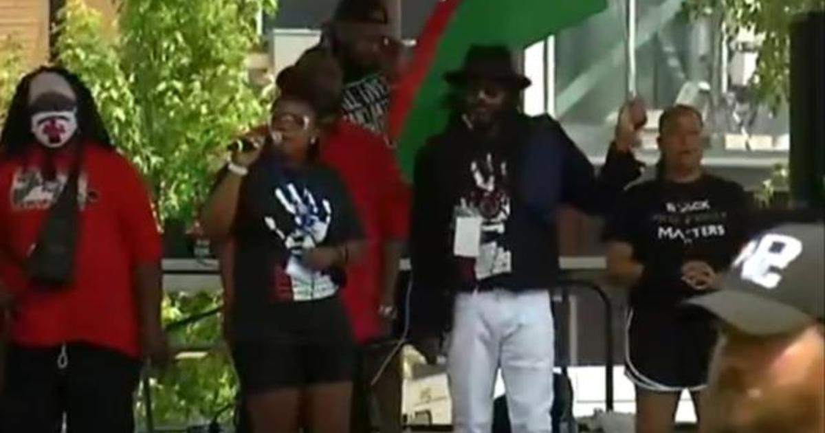 Breonna Taylor's aunt speaks at George Floyd memorial
event 1