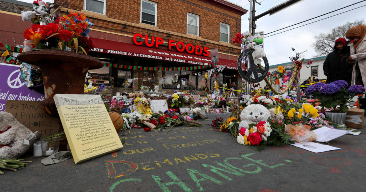 Teen who recorded George Floyd's death: "I'm not who I used
to be" 1