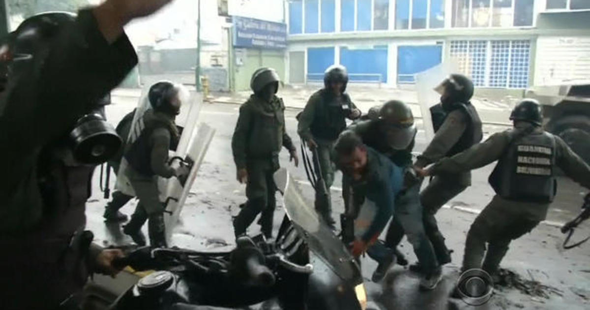 Riots break out on election day in Venezuela 1