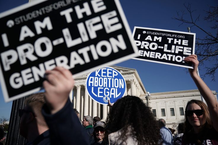 Seattle Suburb Backs Down From Ban on Abortion Clinic
Protesters 1