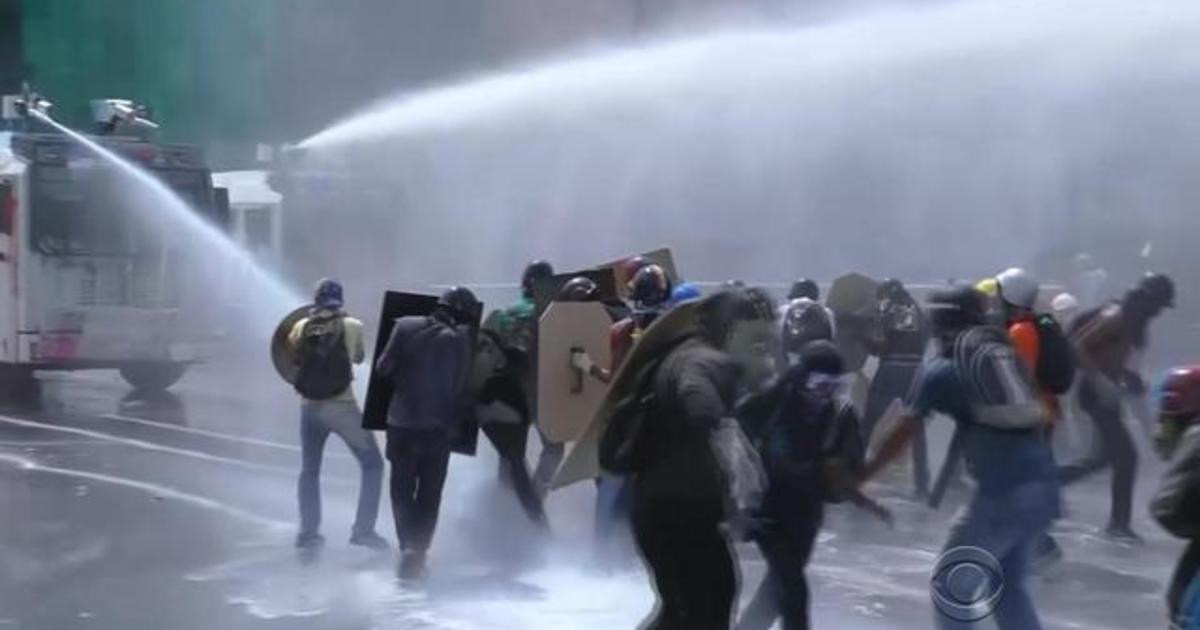 Working class turn against Venezuela's president amid
inflation, food shortages 1