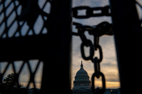 Capitol Riot, Memorial Day, French Open: Your Friday Evening
Briefing 1