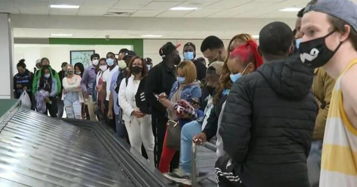 Eye Opener: Travel surge expected this Memorial Day
weekend 1