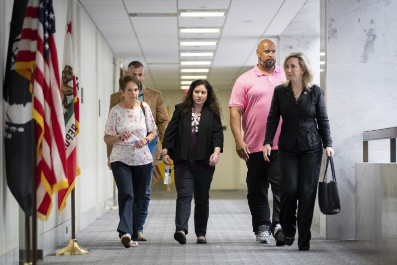 'Baloney': Deceased Capitol Cop Brian Sicknick's Girlfriend
and Mom Slam GOP Over Riot Commission 1
