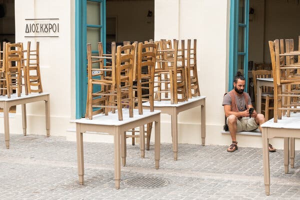 Traveling to Greece? What to Know About the
Reopening 1