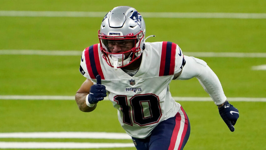 Former Patriots WR Damiere Byrd reportedly signs one-year
deal with Bears 1