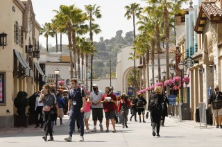 Hope grows for an L.A. summer economic boom as COVID-19
fades, tourists return, businesses recover 1