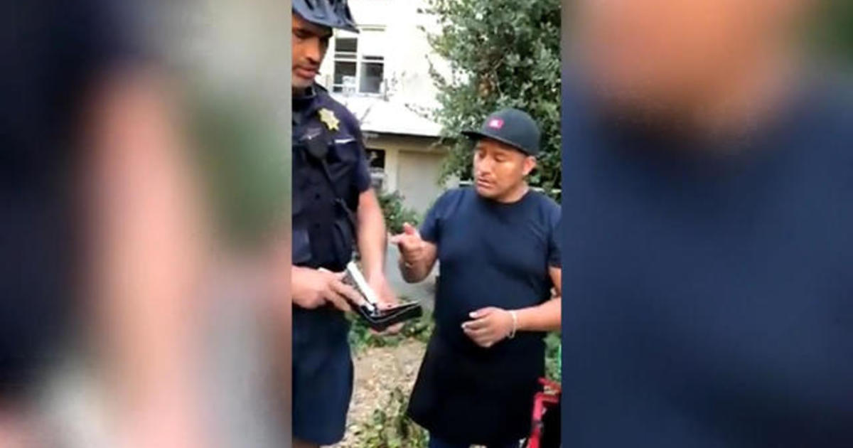 Outcry after officer confiscates California hot dog vendor's
money 1