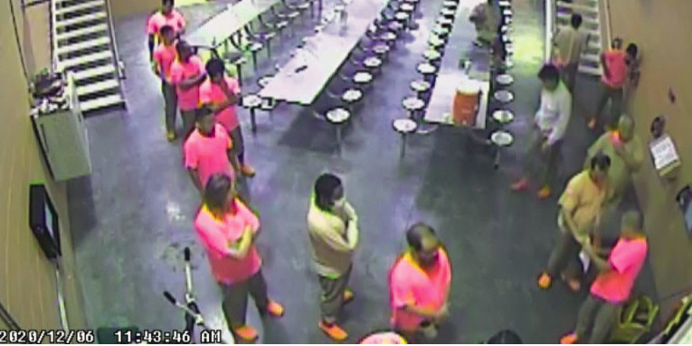 Illinois jail housing ICE detainees cited for COVID-19
violations 1