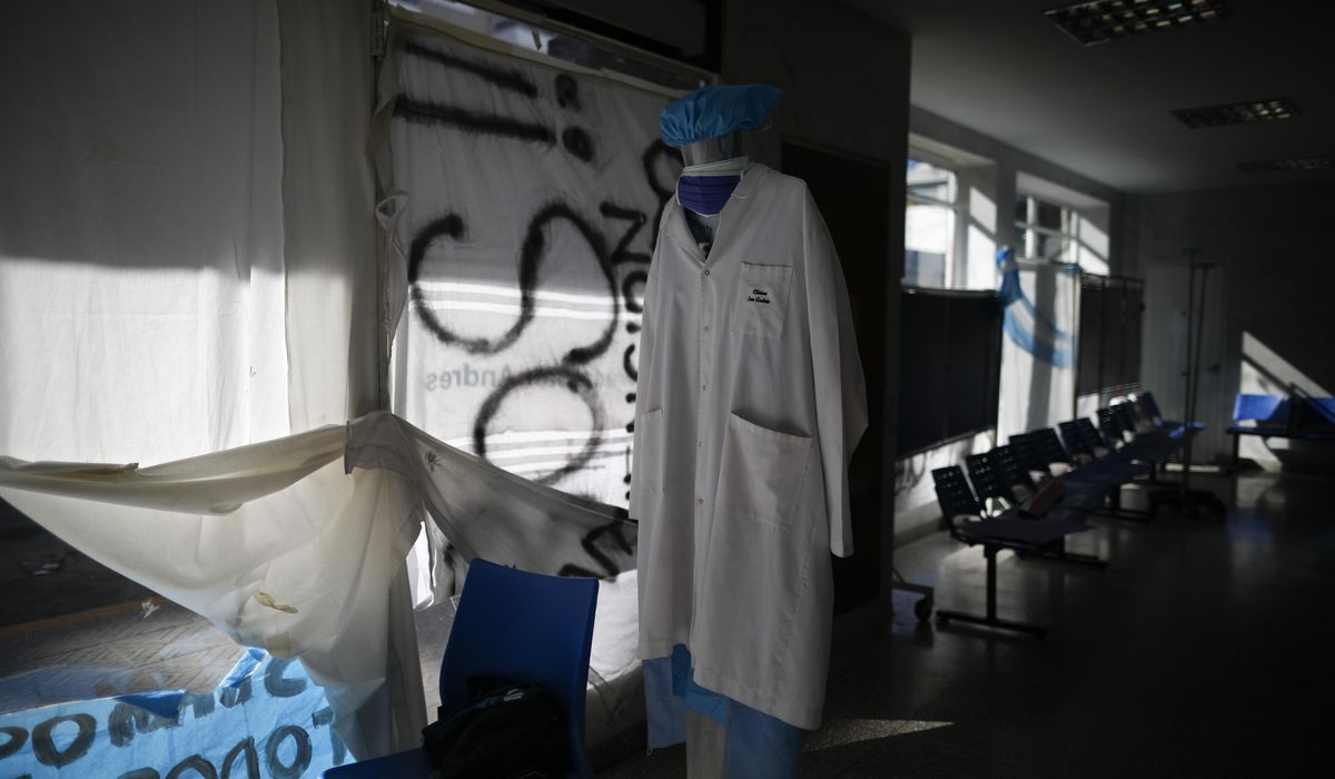 Argentine clinics struggle despite COVID-19 crisis 1