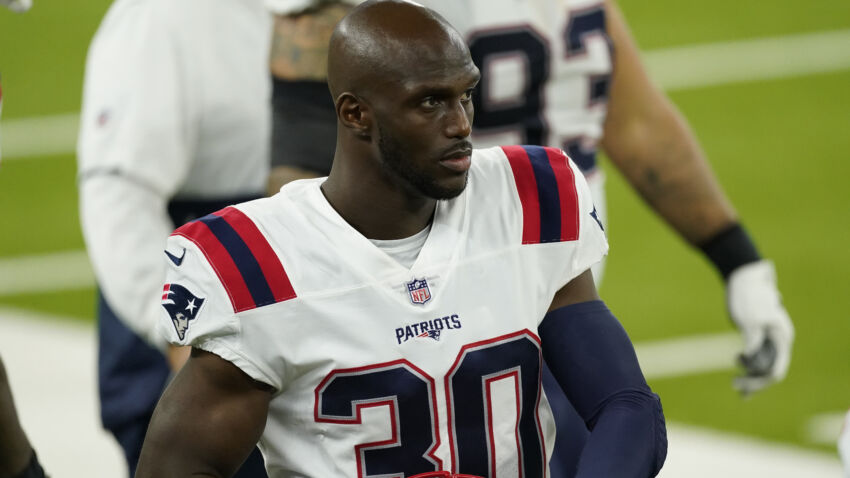 Former Patriots CB Jason McCourty reportedly signing with
Dolphins 1