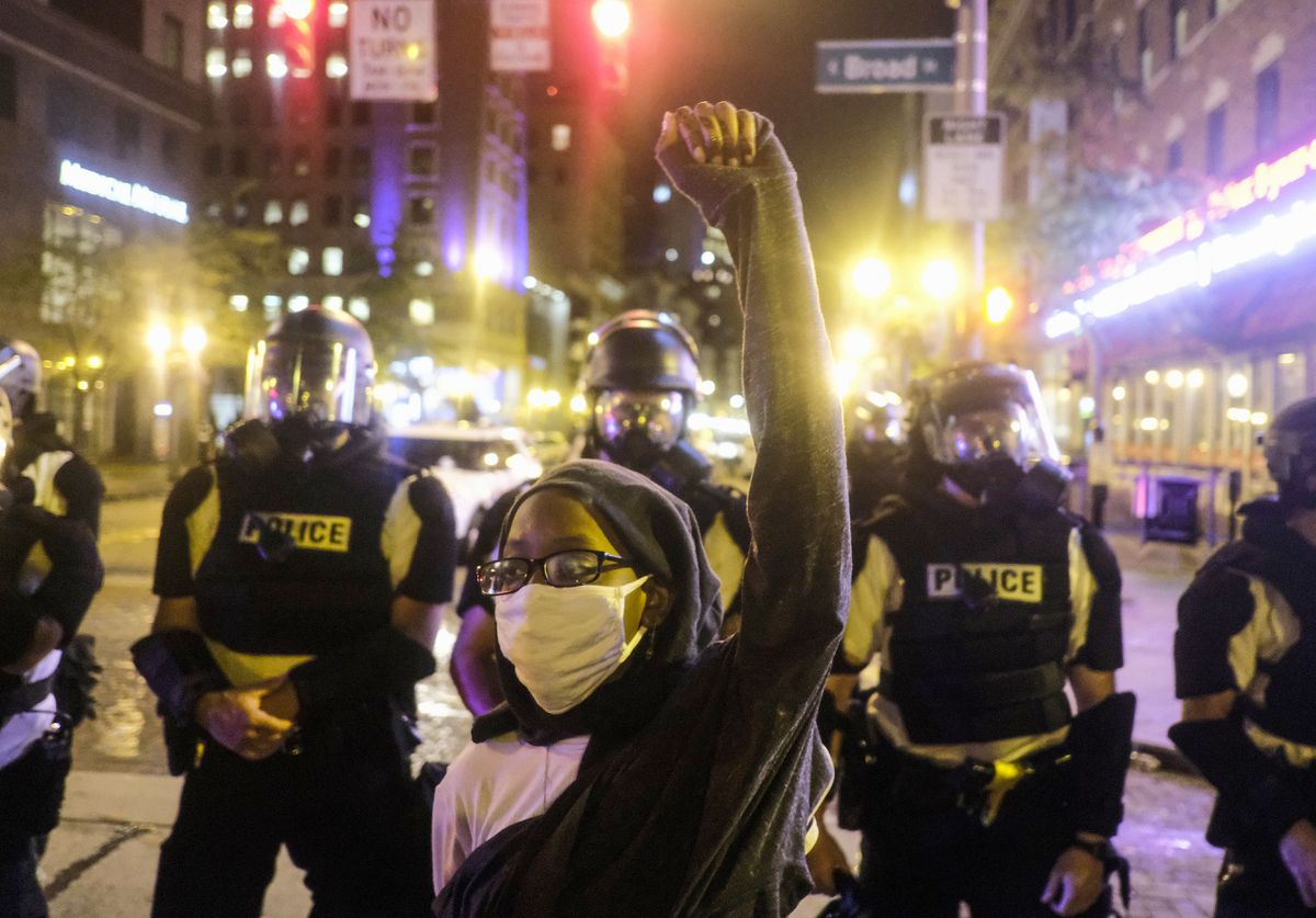 Judge temporarily bans non-lethal force on nonviolent
protesters after police response to George Floyd demonstrations in
Ohio 1