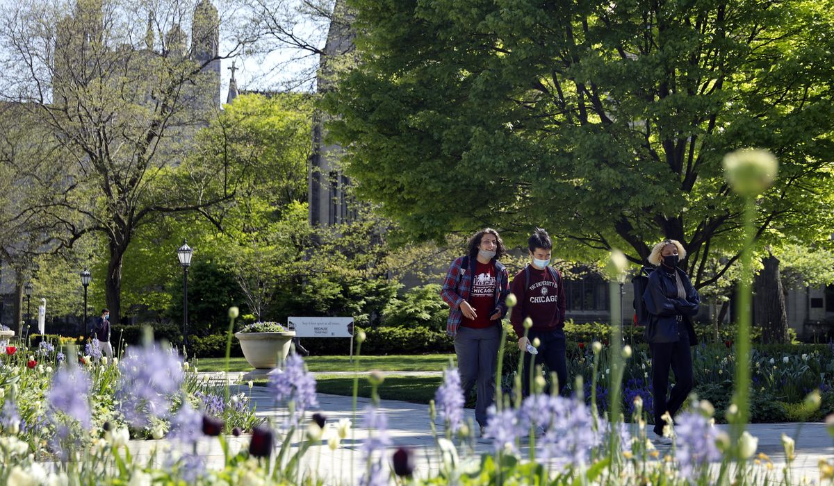 As US reopens, campuses tighten restrictions for
virus 1