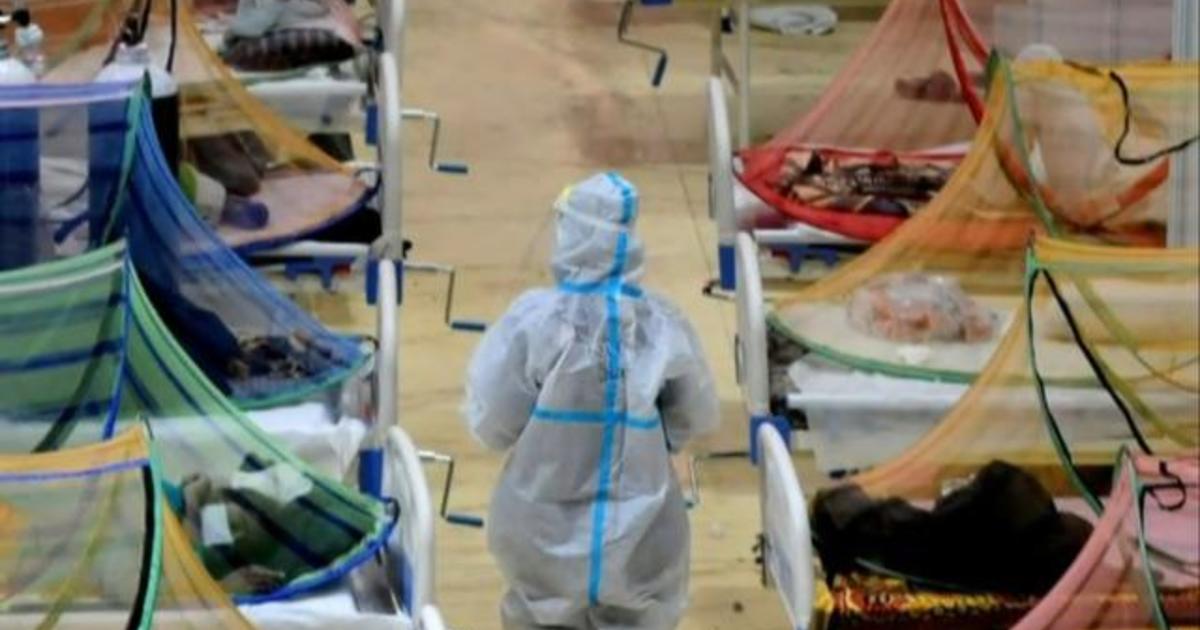 India sets record for single-day COVID-19 death toll 1