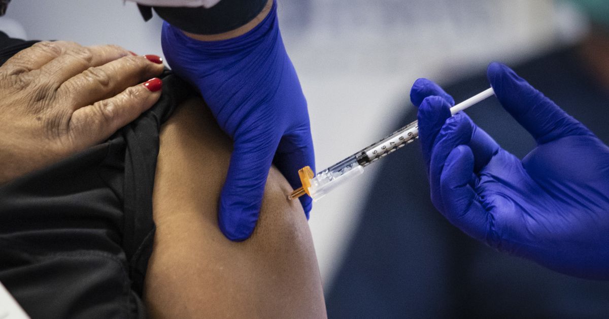 Illinois’ COVID-19 infection rate dips to lowest level since
March 1