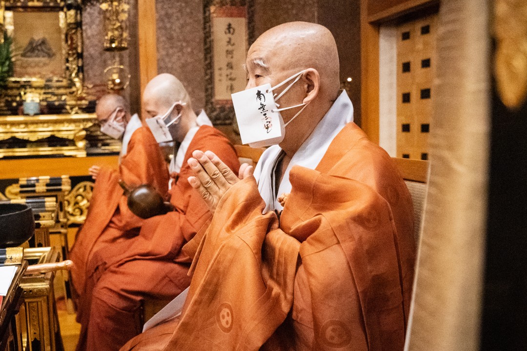 Rare gathering of world's vast schools of Buddhism offers
healing against racial hate 1