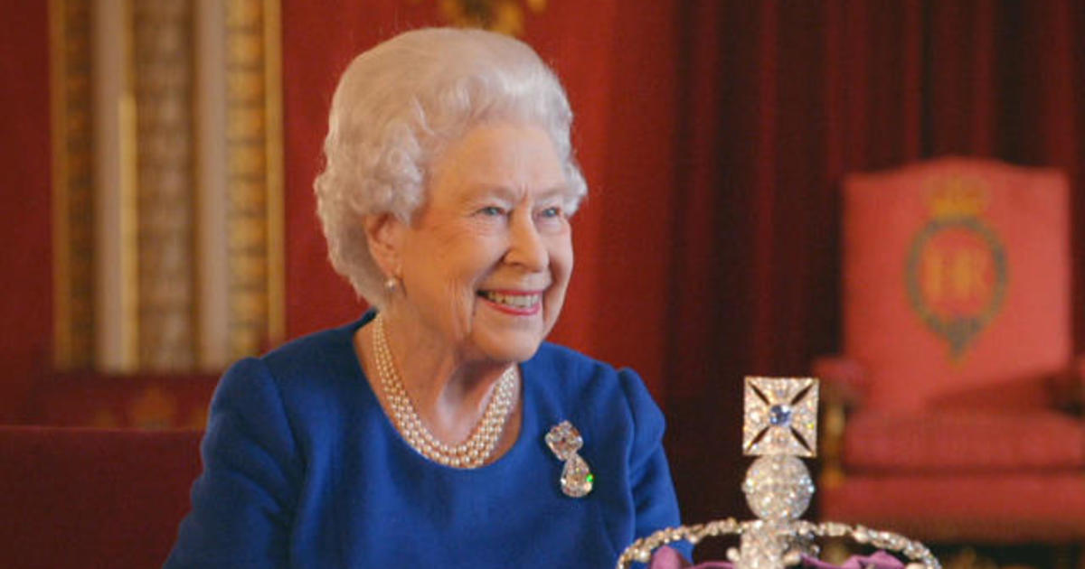 Queen Elizabeth opens up about coronation in rare
interview 1