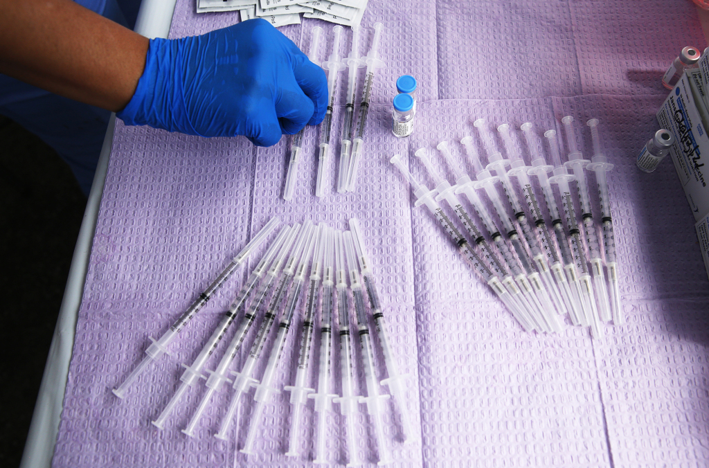 Los Angeles to offer appointment-free COVID-19
vaccinations 1