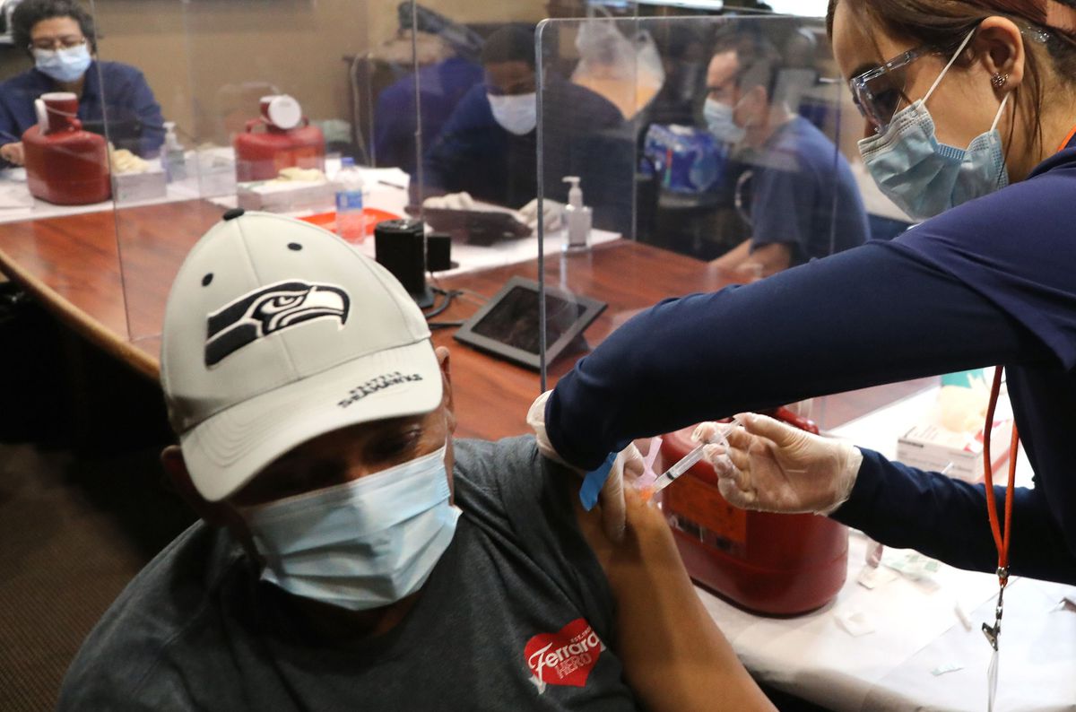 COVID-19 vaccination clinics offered to major office
buildings in Chicago and around Illinois 1