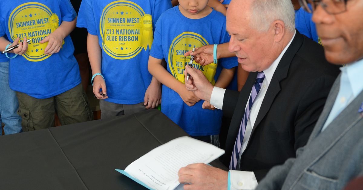 Extend Illinois anti-bullying law to kids at private,
religious schools 1