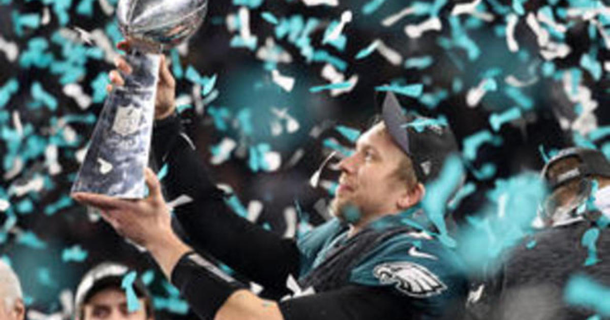 Eagles win Super Bowl, top Patriots 41-33 1