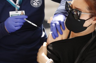 Masks on or off? Residents — as well as experts — are not
yet agreed 1