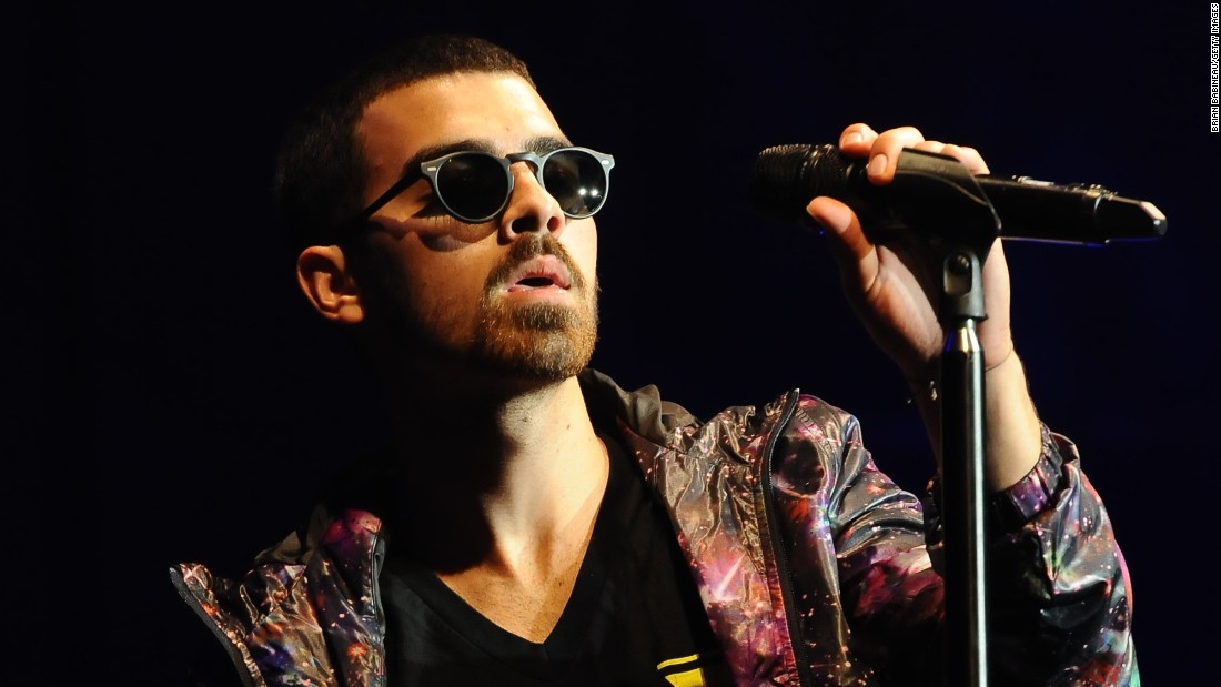 Joe Jonas crashed a Jonas Brothers-themed spin class 1