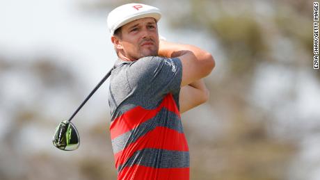 Bryson DeChambeau videobombs Brooks Koepka interview at U.S.
Open 1