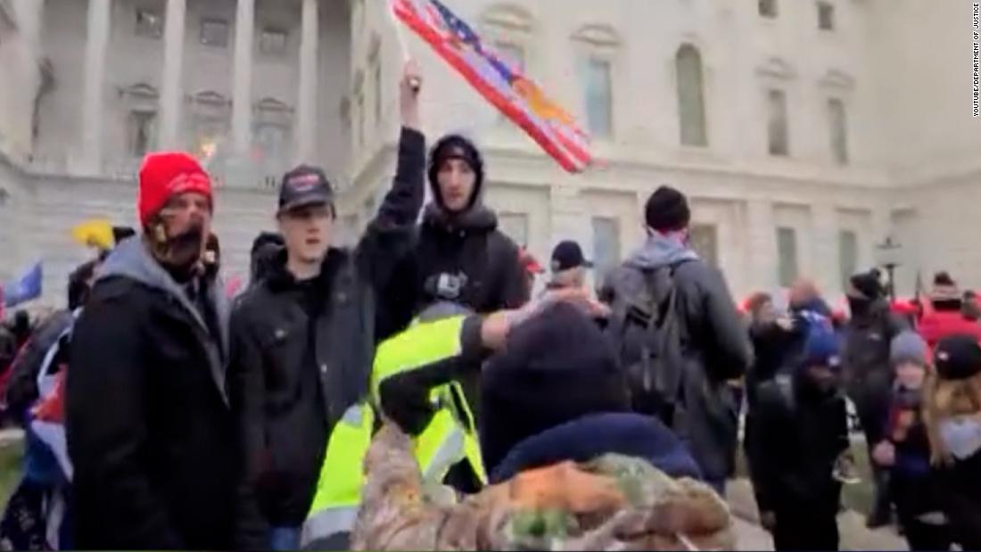 How CNN obtained the dramatic videos of the US Capitol
riot 1