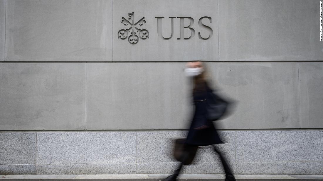 This Wall Street bank is bucking the back to office
trend 1