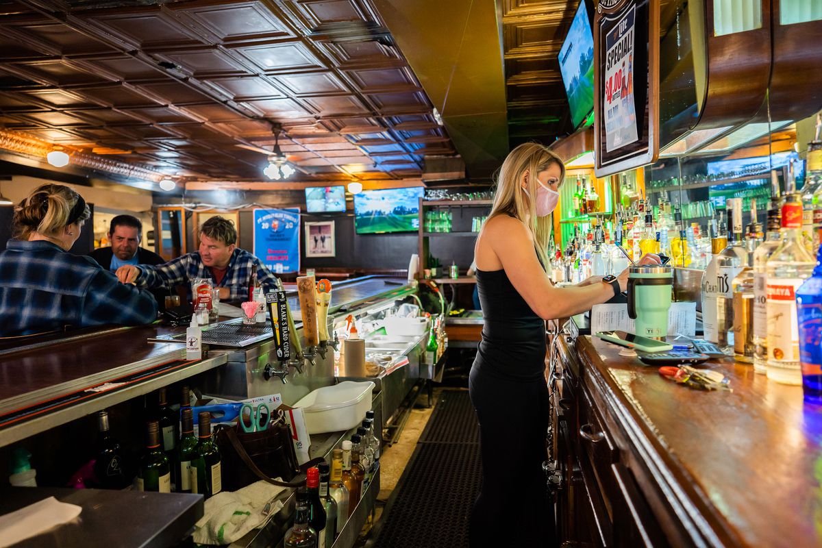 Michigan fully reopens, lifting COVID-19 capacity
restrictions Tuesday: ‘It’s time to play. It’s time to have fun
again’ 1 Michigan fully reopens, lifting COVID-19 capacity
restrictions Tuesday: ‘It’s time to play. It’s time to have fun
again’ 1