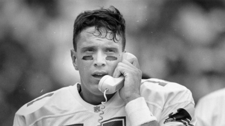 What we learned the last time the Patriots had a talented
rookie fighting for the starting quarterback job 1