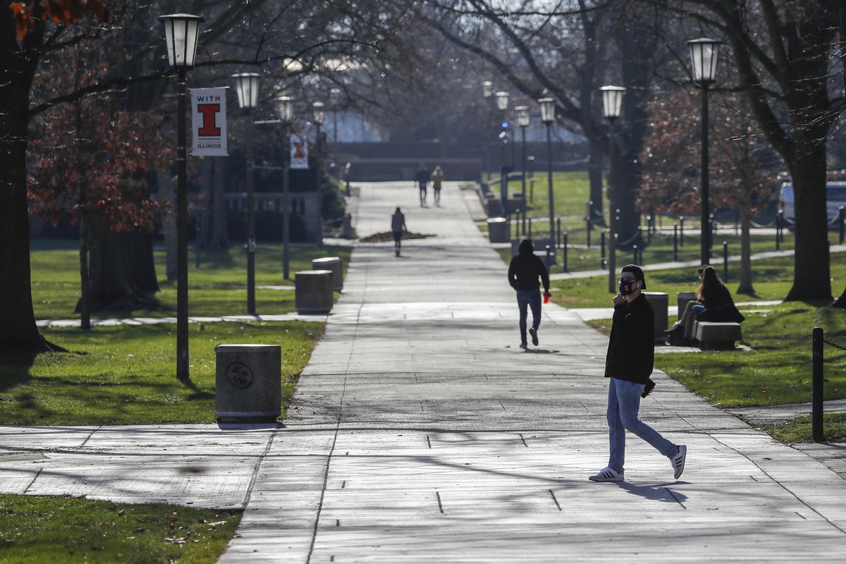University of Illinois campuses to require COVID-19 vaccine
this fall 1 University of Illinois campuses to require COVID-19 vaccine
this fall 1