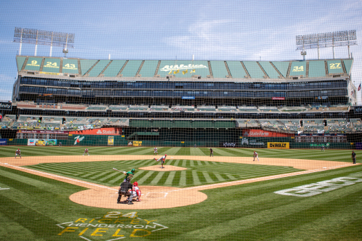 A’s draw smallest crowd in 34 years with Coliseum fully
reopened, but team expects 30,000 against Red Sox 1