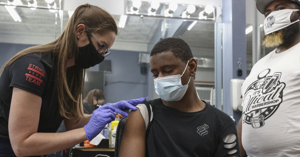 6 million Illinois residents now fully vaccinated against
COVID-19 1 6 million Illinois residents now fully vaccinated against
COVID-19 1