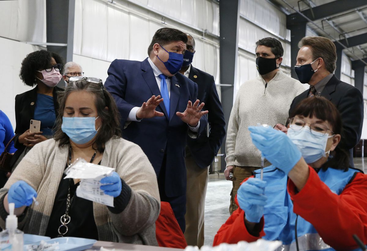 Illinois to offer prizes up to $7 million in cash and $3
million in scholarships in lottery for residents who’ve received a
COVID-19 vaccination 1 Illinois to offer prizes up to $7 million in cash and $3
million in scholarships in lottery for residents who’ve received a
COVID-19 vaccination 1