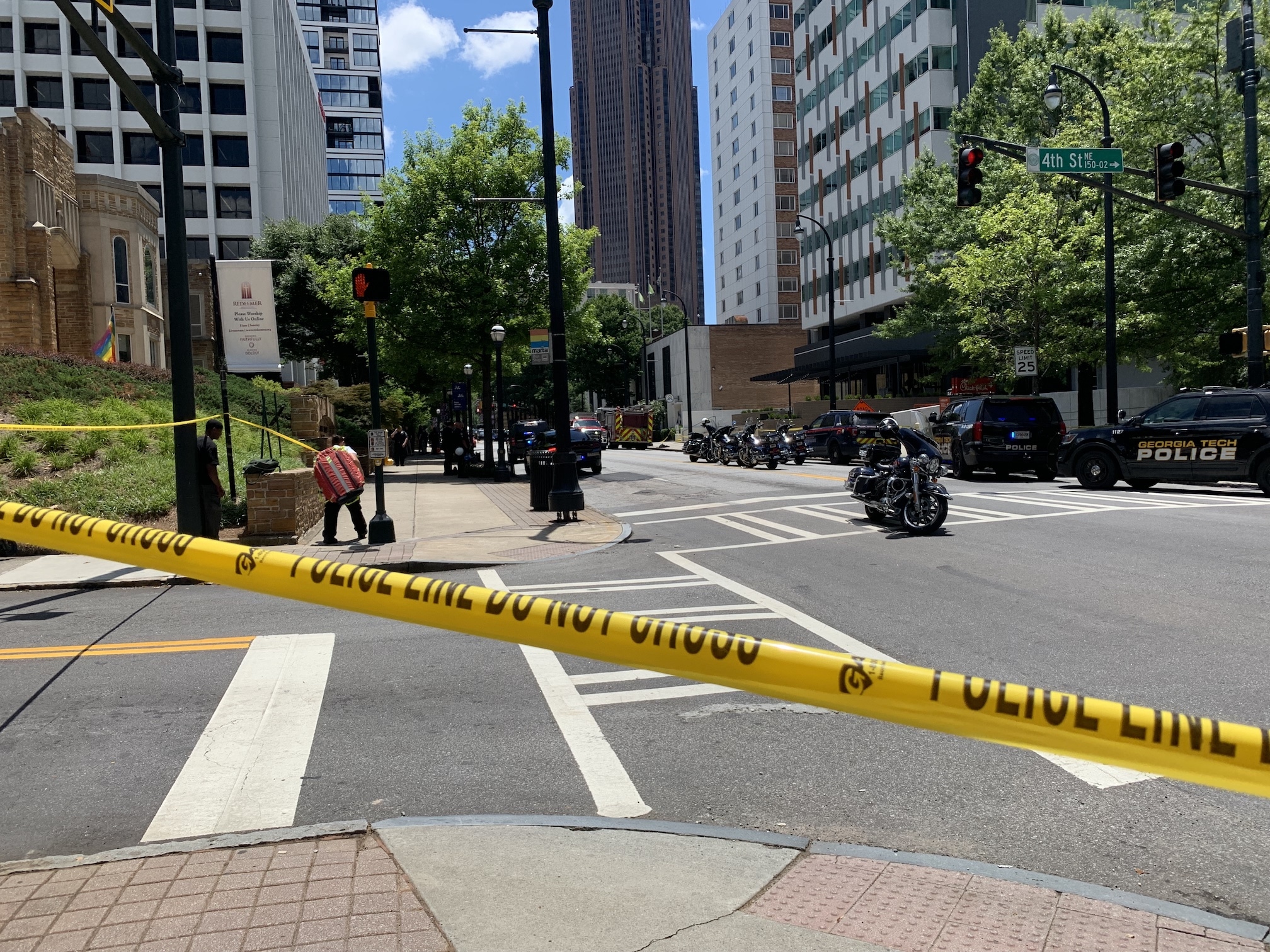 APD officer shot during ‘ambush’ at Midtown apartment
building 1