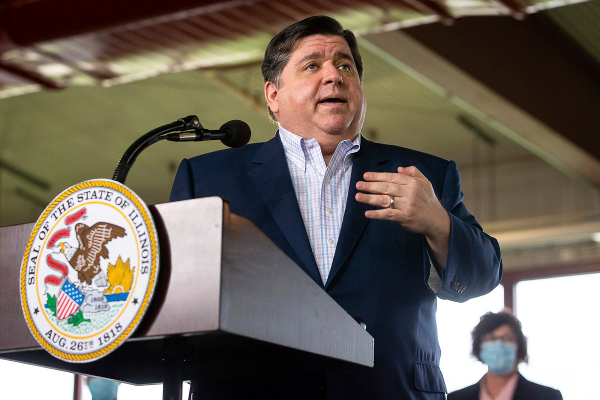 Illinois gov encourages residents to carry masks amid Delta
variant spread 1