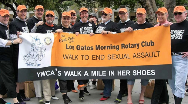 Los Gatos celebrates reopening with community
parties 1