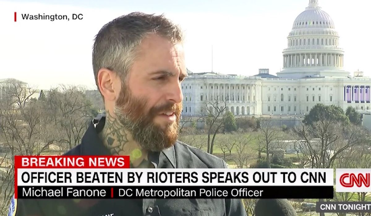 Rep. Andrew Clyde accused of refusing to shake hands with DC
police officer beaten at Capitol riot 1