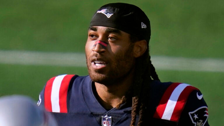 Patriots' star Stephon Gilmore shows frustration with
contract on Twitter 1