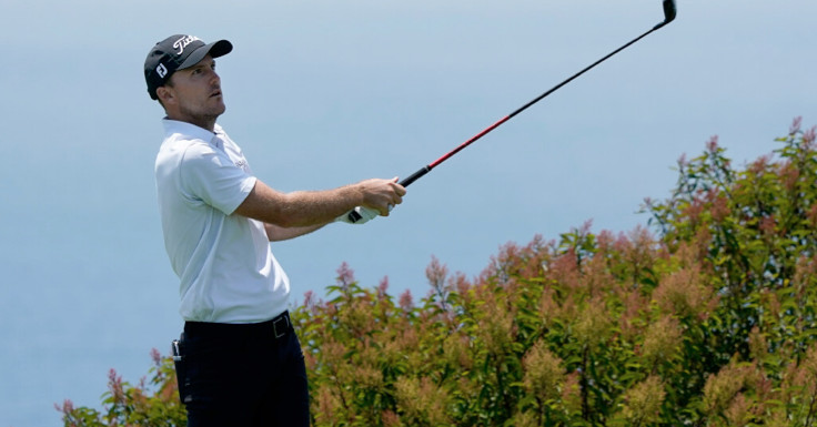 Russell Henley leads fog-delayed U.S. Open 1