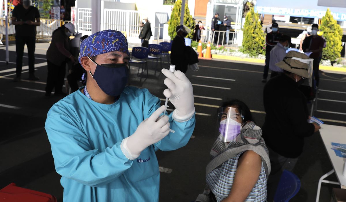 U.S. sends 2 million Pfizer COVID-19 vaccine doses to
hard-hit Peru 1