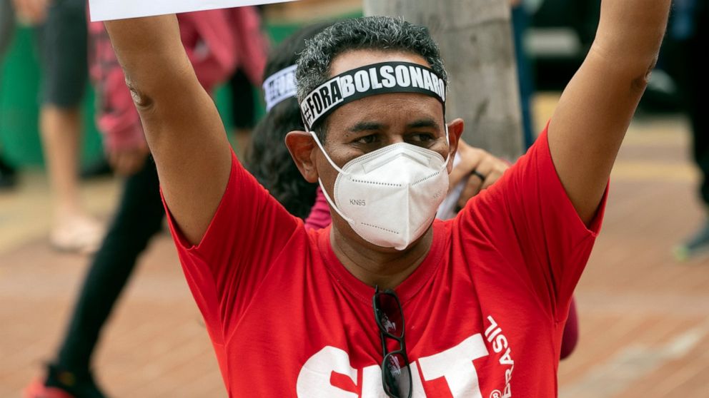 As Brazil tops 500,000 deaths, protests against
president 1