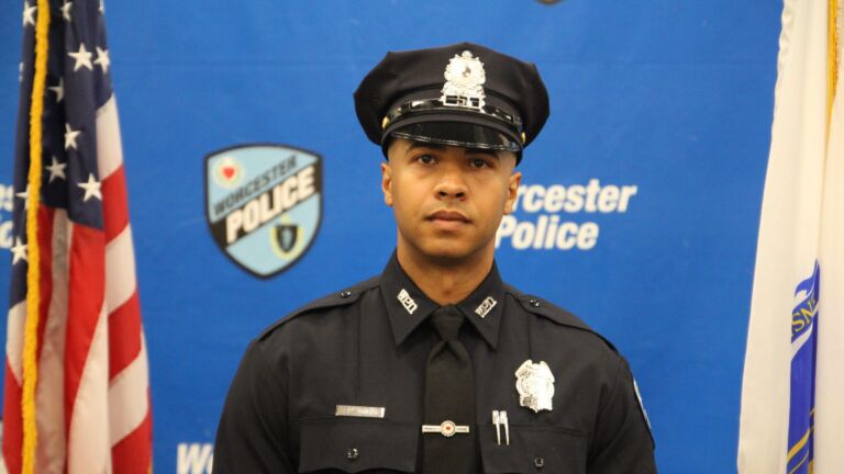 Worcester proposes full pension for late officer's
family 1